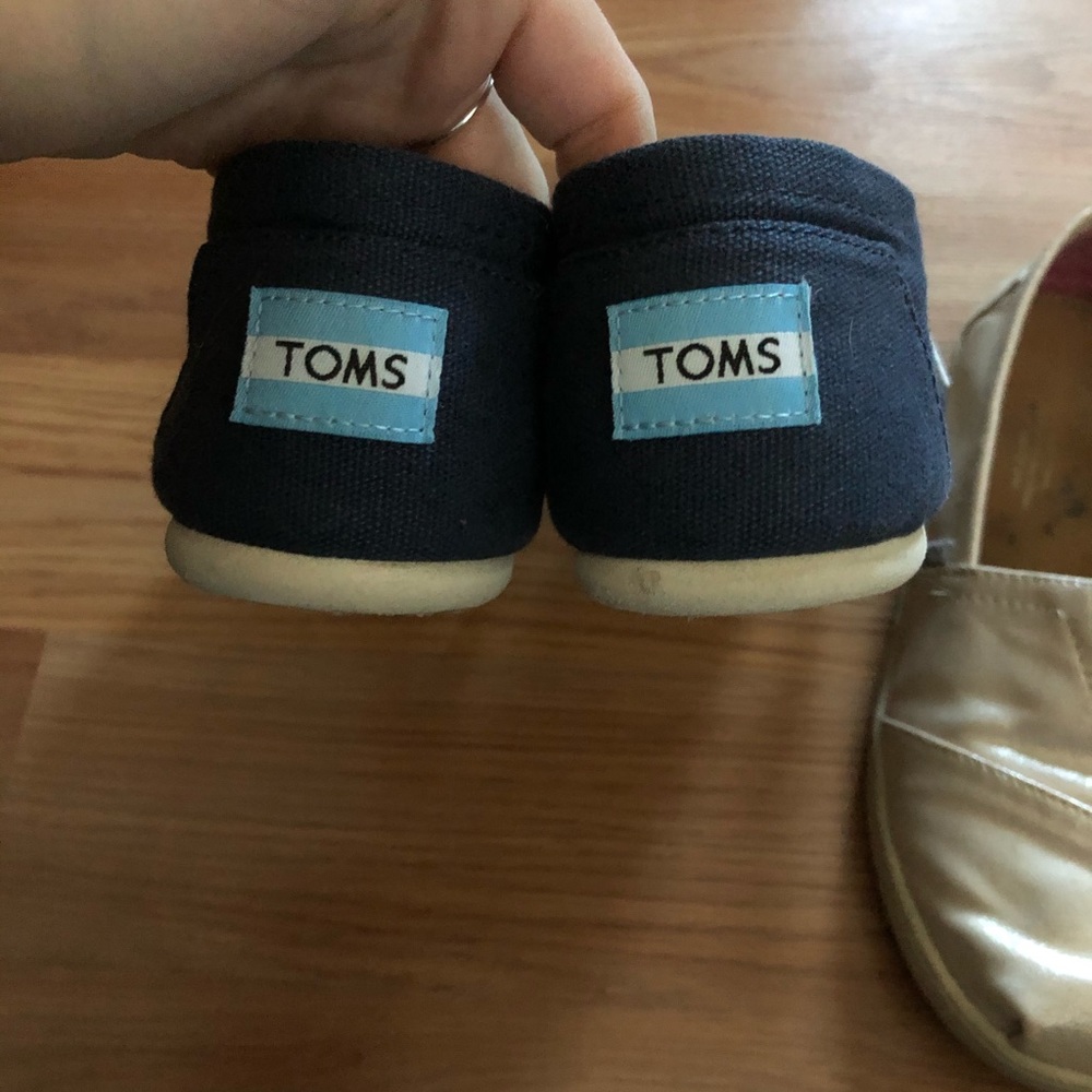 TOMS bundle - Picture 2 of 5